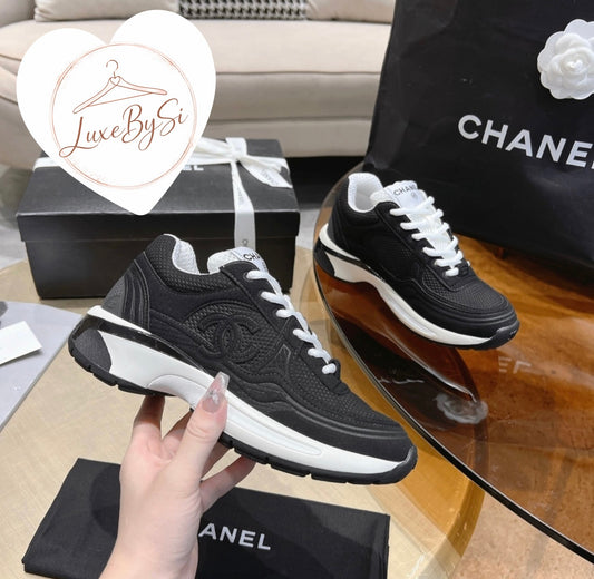 Black Runner PRE ORDER